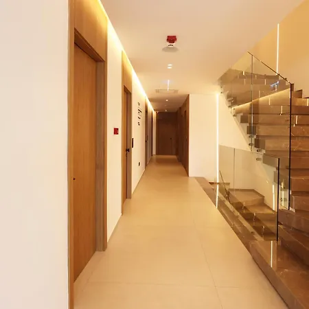 Mazur Hotel *