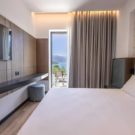Mazur Hotel Ksamil